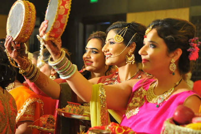 Trendy shopping for Karvachauth, then you will get everything in these places