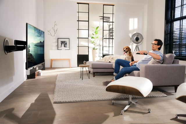 Wall mount, stand mount mode TV has different advantages and disadvantage