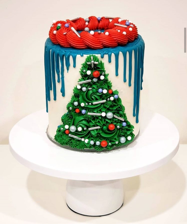 cute Awesome Christmas tree Cake 