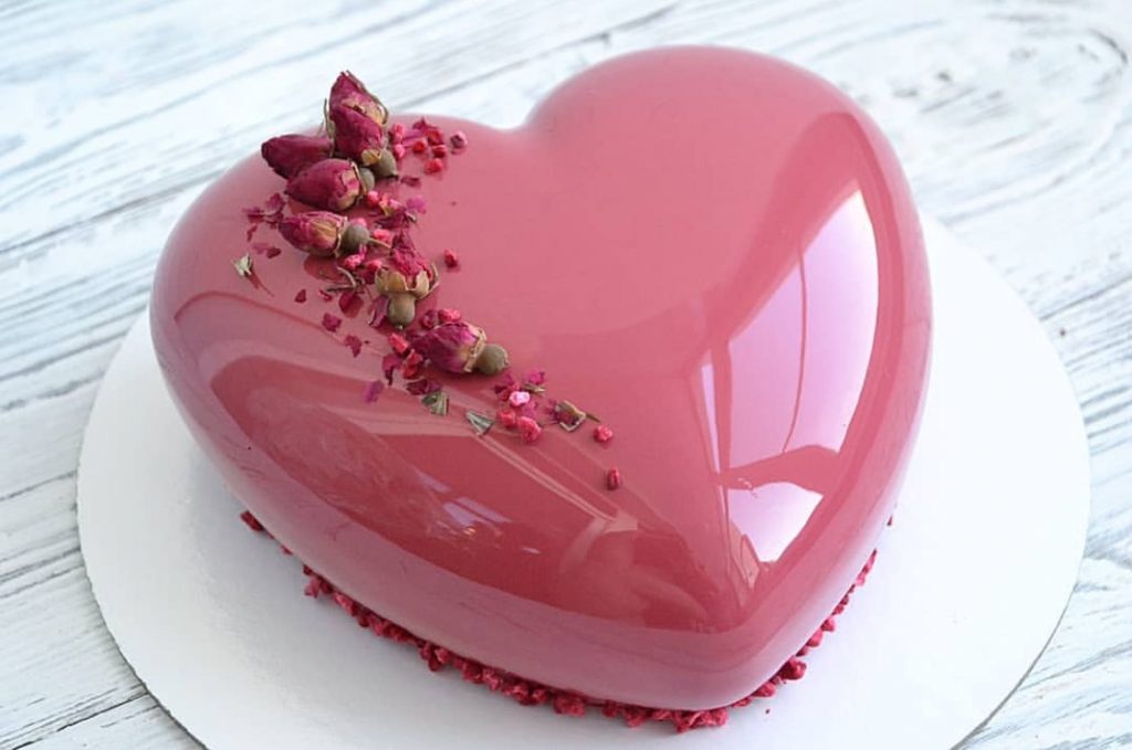 Yummy Pink valentine cake