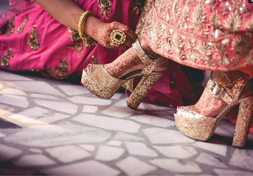 Buy Stylish and Comfortable bridal shoes and Charm Juttis
