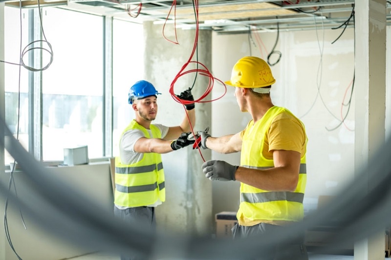 What Are the Tips for Choosing the Best Commercial Electrician?