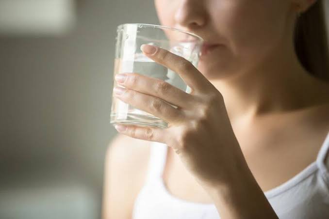 Drinking water without brushing good for health? Know about the things related to this