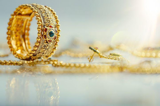 The 10 Most Beautiful Gold Jewelry Trends for 2023