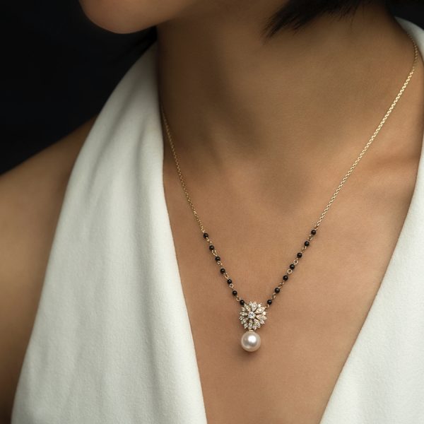 Solitaire diamond mangalsutra