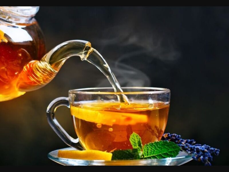 Enjoy a cup of tea in the winter with different-varieties-of-tea-in-India