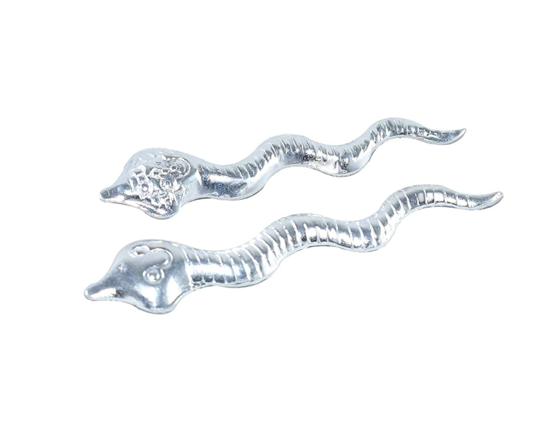 Why are silver snakes kept in the foundation of a new house, know its importance
