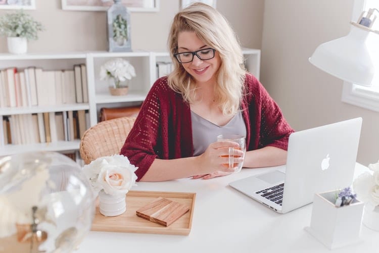 Women can now earn big money sitting at home with these 6 businesses!